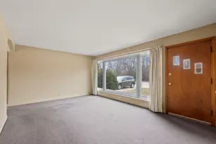 8026 W 84th Pl, Justice, IL 60458 - Photo 13
