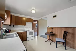 8026 W 84th Pl, Justice, IL 60458 - Photo 17