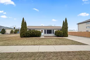 8026 W 84th Pl, Justice, IL 60458 - Photo 1