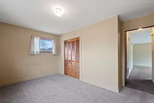 8026 W 84th Pl, Justice, IL 60458 - Photo 7