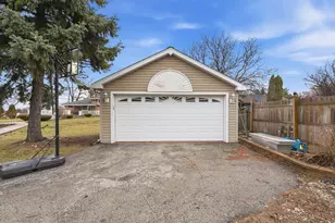 20753 Mary Dr, Lockport, IL 60441 - Photo 3