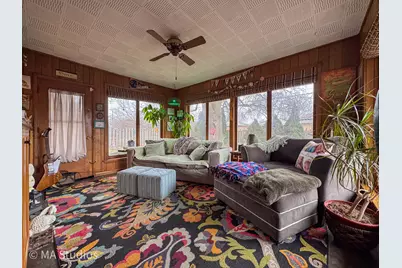 8922 Parkside Avenue, Morton Grove, IL 60053 - Photo 15