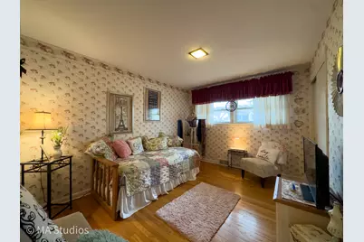 8922 Parkside Avenue, Morton Grove, IL 60053 - Photo 25