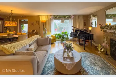 8922 Parkside Avenue, Morton Grove, IL 60053 - Photo 7
