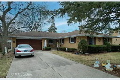 8922 Parkside Avenue, Morton Grove, IL 60053 - Photo 1