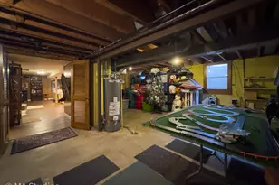 8922 Parkside Ave, Morton Grove, IL 60053 - Photo 49