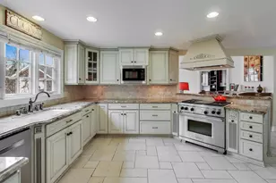 881 Harvard Ct, Highland Park, IL 60035 - Photo 11