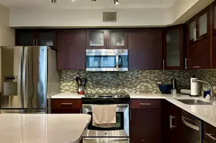 201 E Chestnut St, Chicago, IL 60611 - Photo 9