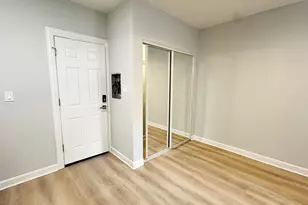 5710 N Winthrop Ave, Chicago, IL 60660 - Photo 3