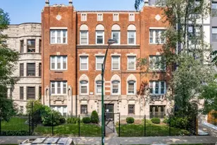 5710 N Winthrop Ave, Chicago, IL 60660 - Photo 1