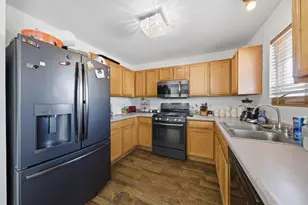 370 Dartmoor Ave, Romeoville, IL 60446 - Photo 13