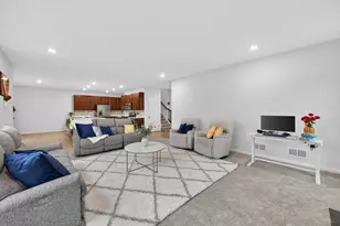 1818 Chandolin Ct, Elgin, IL 60124 - Photo 9