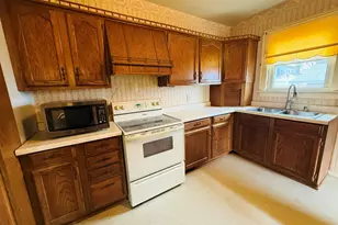 1012 N Bloomington St, Streator, IL 61364 - Photo 5