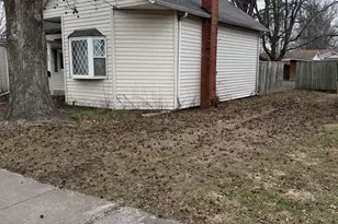 606 Taffee St, Pinckneyville, IL 62274 - Photo 5