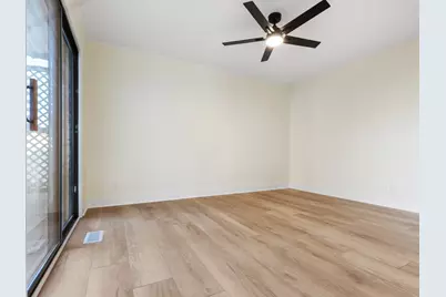 215 Apple Hill Lane, Streamwood, IL 60107 - Photo 9