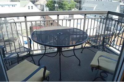 918 W Belmont Avenue #305, Chicago, IL 60657 - Photo 11