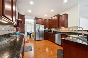 1 Pond Ct, Bolingbrook, IL 60490 - Photo 7