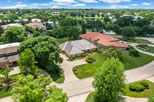 2016 Midwest Club Pkwy, Oak Brook, IL 60523 - Photo 39