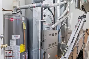 222 E 61st St, Chicago, IL 60637 - Photo 11