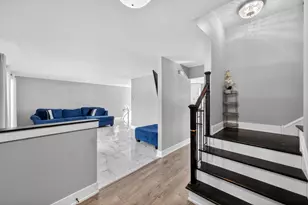 2715 Knollwood Pl, Hazel Crest, IL 60429 - Photo 9