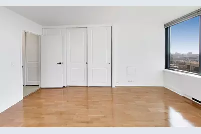 1560 N Sandburg Terrace #2411J, Chicago, IL 60610 - Photo 19