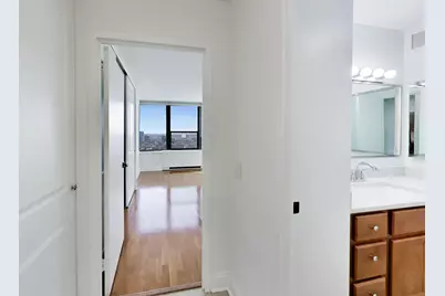 1560 N Sandburg Terrace #2411J, Chicago, IL 60610 - Photo 15
