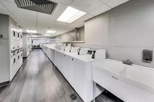 1560 N Sandburg Terrace, Chicago, IL 60610 - Photo 25