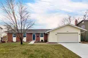 825 Concord Ln, Hoffman Estates, IL 60192 - Photo 3