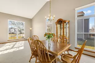 361 Sundance Dr, Bartlett, IL 60103 - Photo 5