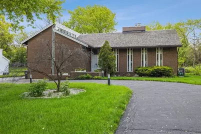 60 Sheffield Lane, Oak Brook, IL 60523 - Photo 1