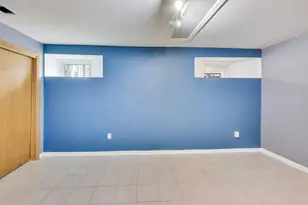 60 Sheffield Ln, Oak Brook, IL 60523 - Photo 19