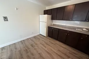 1039 College Ave, Wheaton, IL 60187 - Photo 9