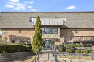 1039 College Ave, Wheaton, IL 60187 - Photo 1