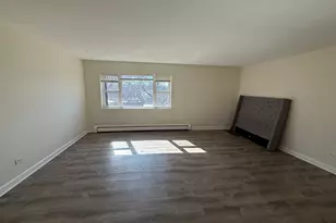 1039 College Ave, Wheaton, IL 60187 - Photo 5