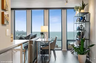 200 E Delaware Pl, Chicago, IL 60611 - Photo 5