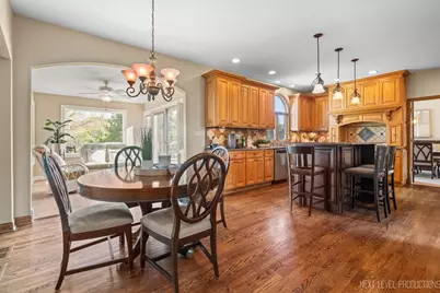 3819 Cadella Circle, Naperville, IL 60564 - Photo 7