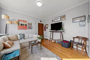 3008 W Cullom Ave, Chicago, IL 60618 - Photo 7