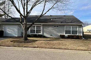 7202 Oxford Cir, Fox Lake, IL 60020 - Photo 25