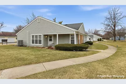 7202 Oxford Circle #237, Fox Lake, IL 60020 - Photo 1