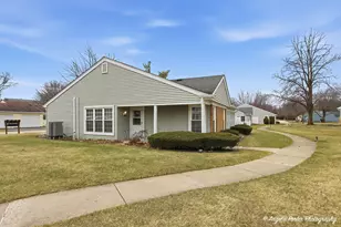 7202 Oxford Cir, Fox Lake, IL 60020 - Photo 1