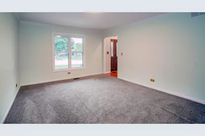 2705 Colonial Drive, Elgin, IL 60124 - Photo 23