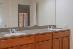 2705 Colonial Dr, Elgin, IL 60124 - Photo 29