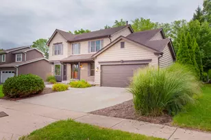 2705 Colonial Dr, Elgin, IL 60124 - Photo 1