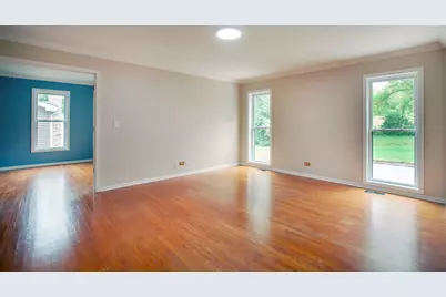 2705 Colonial Drive, Elgin, IL 60124 - Photo 13