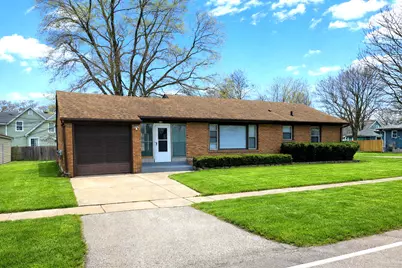 319 N Lord Avenue, Carpentersville, IL 60110 - Photo 1