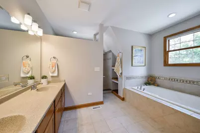 921 James Court, Wheaton, IL 60189 - Photo 17