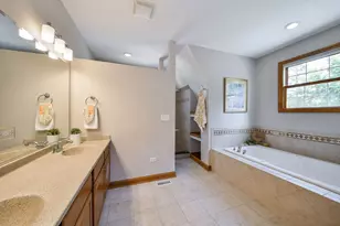 921 James Ct, Wheaton, IL 60189 - Photo 17