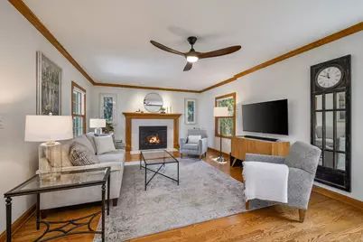 921 James Court, Wheaton, IL 60189 - Photo 7