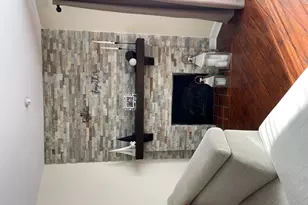 1327 Williamsburg Dr, Schaumburg, IL 60193 - Photo 5