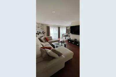 1327 Williamsburg Drive #B2, Schaumburg, IL 60193 - Photo 3